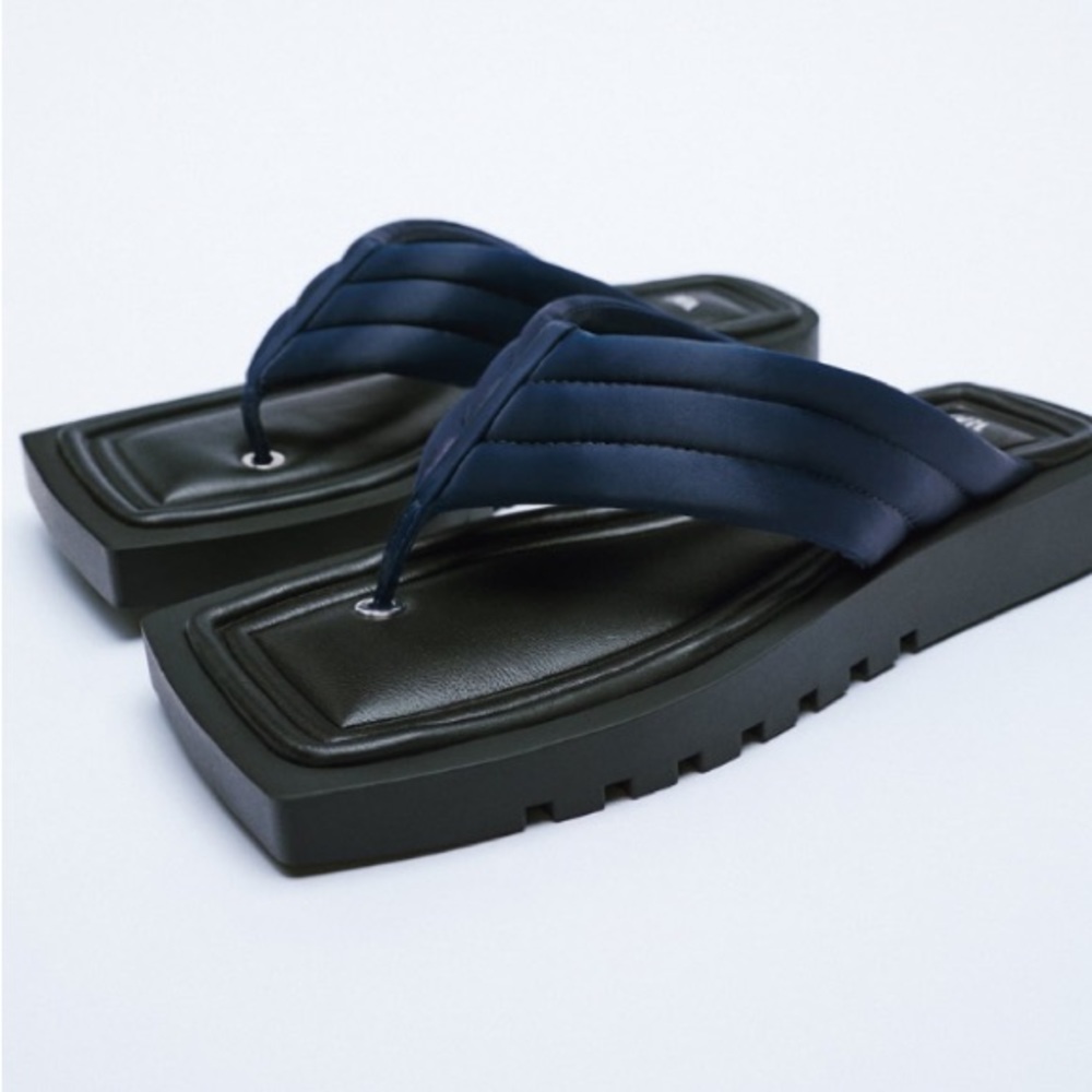 Zara New With Tags Black and Blue Quilted Squared Toe Slides Shoes, size 10